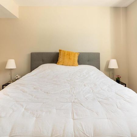 Entire 2 Bedroom Apartment Downtown - U1 Kitchener Exterior foto