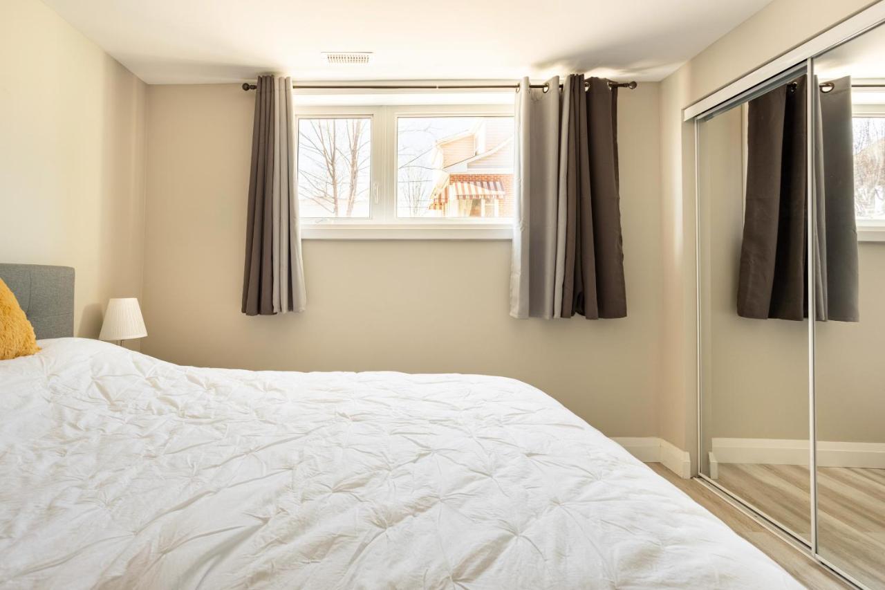 Entire 2 Bedroom Apartment Downtown - U1 Kitchener Exterior foto